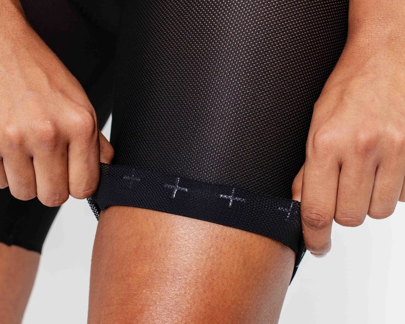 Raw-cut hem and silicone hem grippers for a comfortable, secure fit