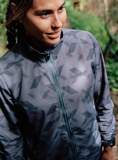 CONCURVE 3D Graphic Windbreaker Womens