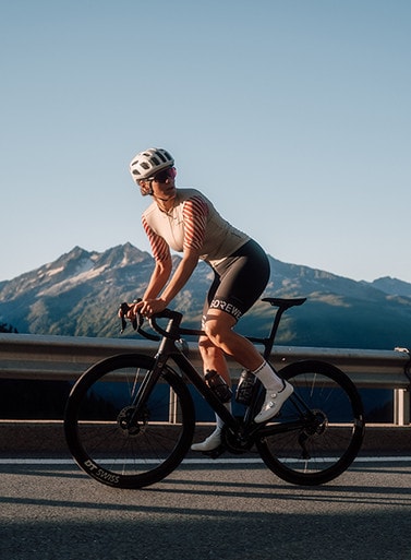SWIFTRIDE Optical Kurze Trägerhose Damen